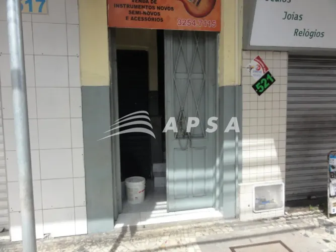 PONTO COMERCIAL EM ÓTIMA LOCALIZAÇÃO PROX. A UNIVERSO ELETRONICO , PISO EM CERÂMICA .