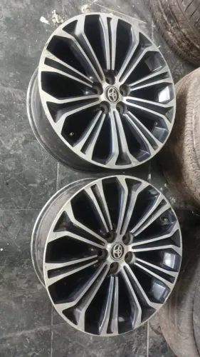 Par de rodas Toyota Corolla aro 17 5x100
