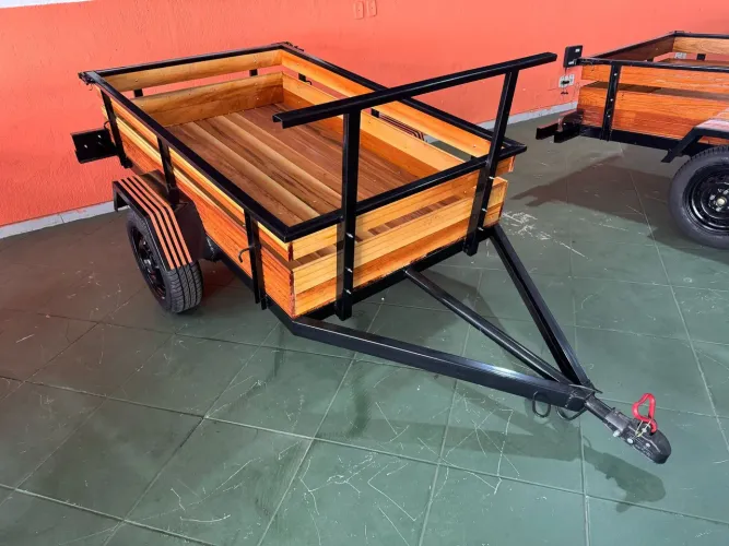 REBOQUE FAZENDINHA EMPLACADO