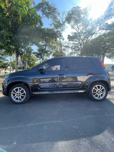 Fiat Uno Sporting 1.4 EVO Fire Flex 8V 4P 2012