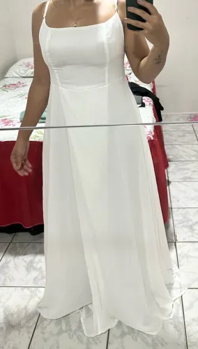 Vestido de noiva civil ou festa.