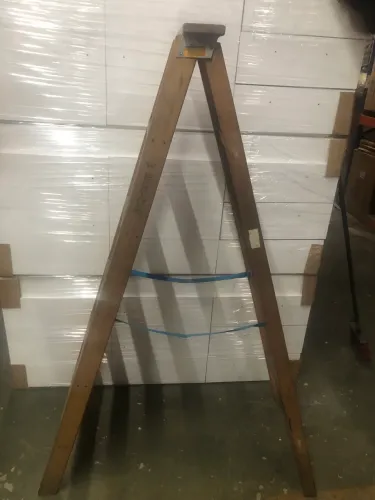 Escada de madeira 6 degraus