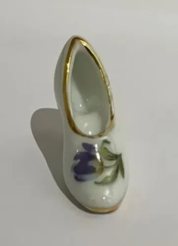 Miniatura de sapato de salto alto de porcelana Limoges