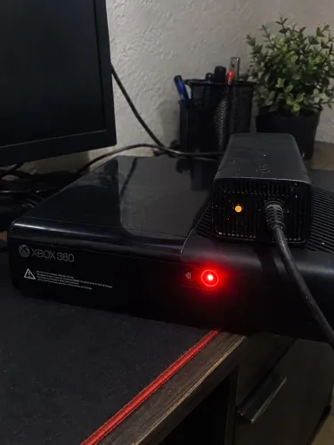 Xbox 360 super slim (leia descrição)