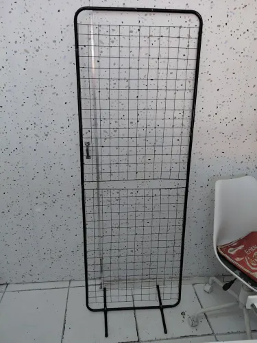 Expositor amarado de chão