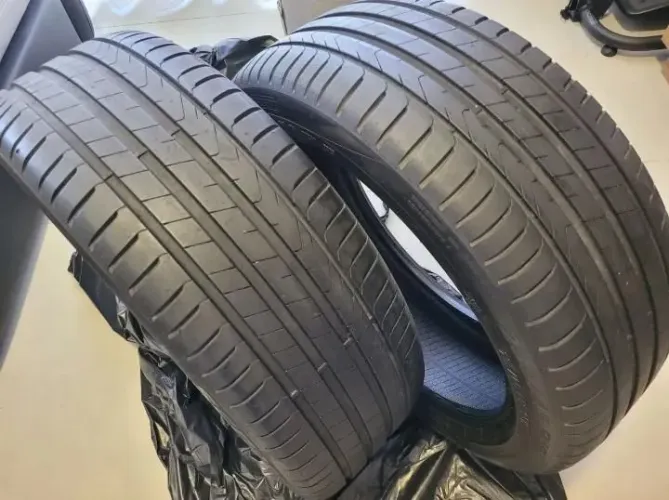 Par de pneu 205/55 aro 17 Pirelli 90% Semi-novos