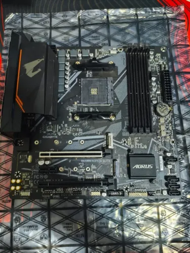 PLACA MÃE B550M AORUS ELITE, AM4, AMD