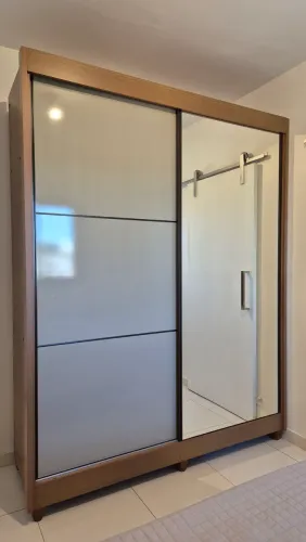 Guarda roupa MDF / 2 portas de correr com espelho