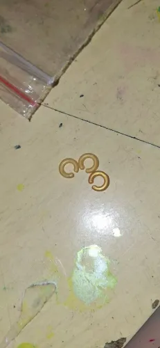 Brincos originais clawdeen básica