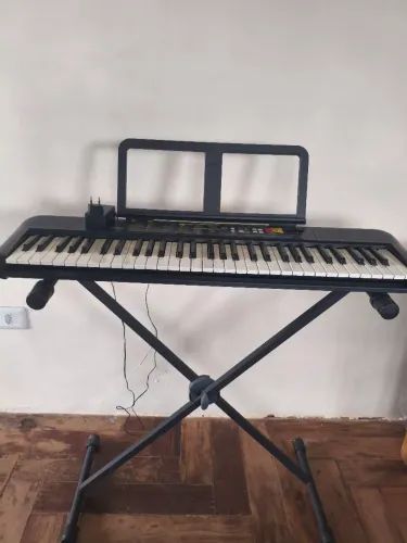 Teclado Yamaha PSR F-52 novo