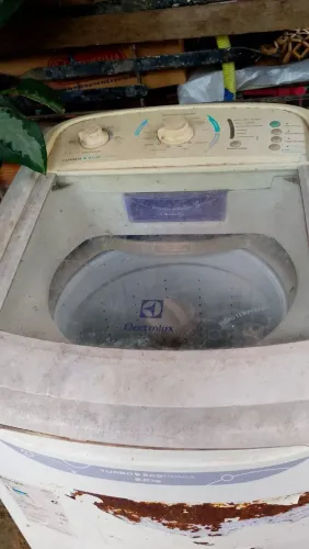 Vende-se Uma Máquina de Lavar