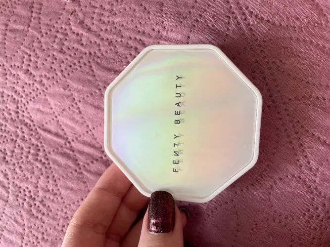 Iluminador Fenty beauty 