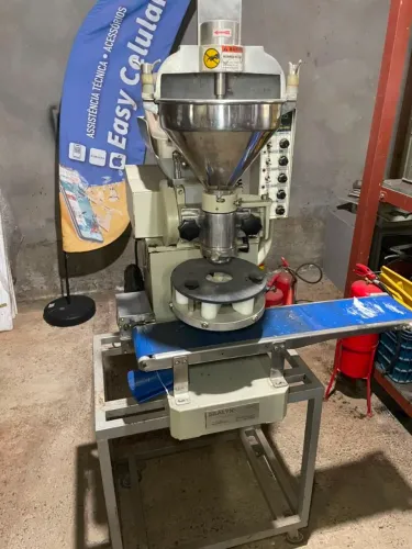 MÁQUINA DE FAZER SALGADOS