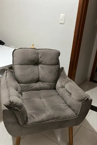 Poltrona semi nova em perfeito estado 