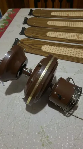 Ventilador de teto antigo (para conserto)