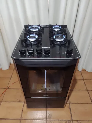 Fogão mesa de vidro 04 bocas, seminovo, funcionando perfeitamente, marca Dako 