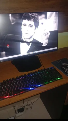 Pc novo , sem nenhum defeito por 2000