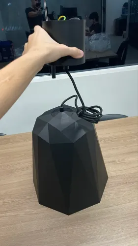 Pendente geométrico preto mummon - ótimo estado