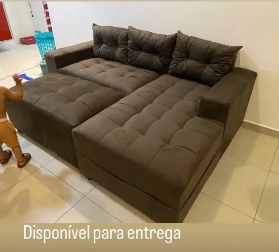 Sofá marrom Chaise . Espuma D33