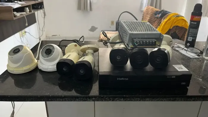 DVR Intelbras + Cameras