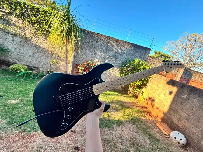 Guitarra Strinberg STS100 *TROCO POR IPHONE