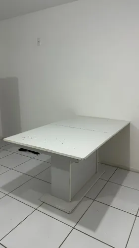 MESA DE JANTAR À VENDA - R$ 250,00