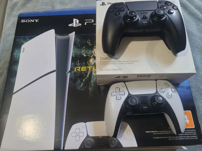 Console PS5 DIGITAL SLIM BRANCO COM 2 CONTROLES EM EXCELENTE CONDIÇÕES. 8 JOGOS.