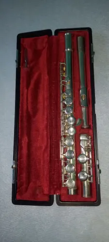 FlautaTransversal Yamaha YFL-211S Japonesa, REVISADA RECENTEMENTE POR LUTHIER + Suporte