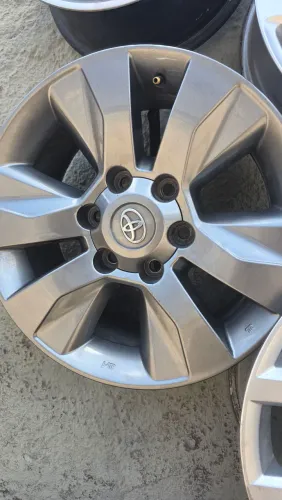 Roda aro 17 hilux