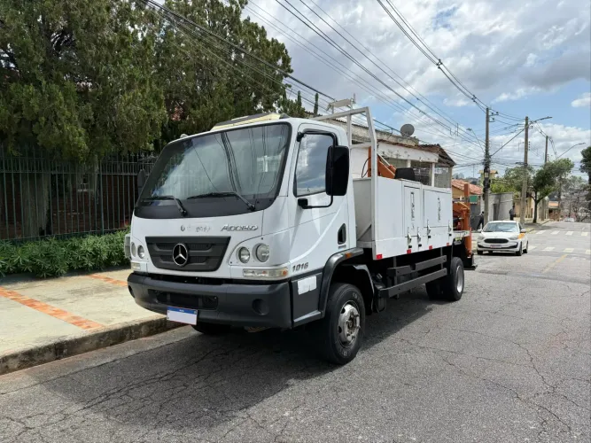 Mercedes Bens 1016 2013