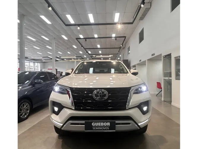 Toyota Hilux SW4 SRX 4X4 2.8 TDI 16V Dies. Aut. 2021