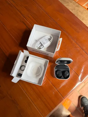 Fone Samsung Galaxy Buds FE - Seminovo - Perfeito estado