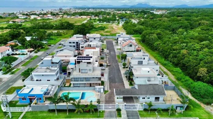 Oportunidade Terreno 190m² no Condomínio Bonanza a 350m da Praia Guaratuba