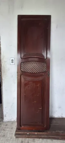 Porta de banheiro Madeira Angelim