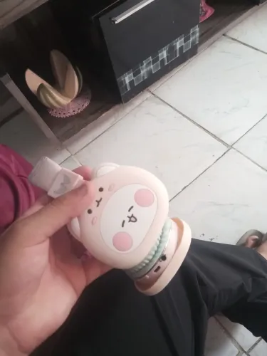Estou vendendo esse fone, tem alguns detalhes mais funciona normal , precinho pra sair log