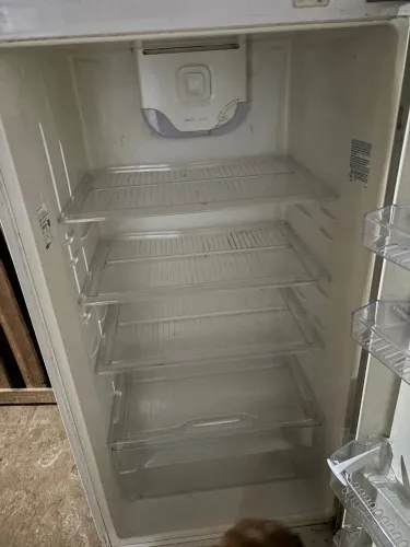 Vendo geladeira funcionando, só não está gelando