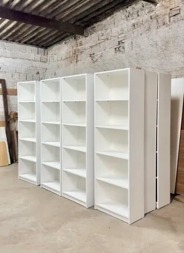 ARMÁRIO DE MDF DISPONÍVEL A PRONTA ENTREGA DA FÁBRICA, REFERENTE A UNIDADE.