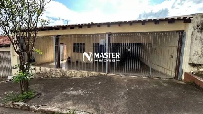 Casa com 4 dormitórios à venda, 180 m² por R$ 250.000,00 - Jardim Bandeirantes - Marília/S