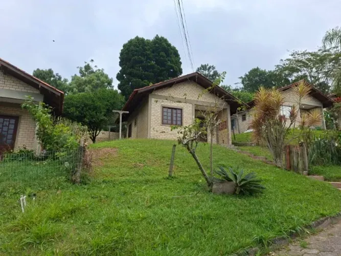 Alugo Casa 02 dormitório nos Ingleses em Residencial