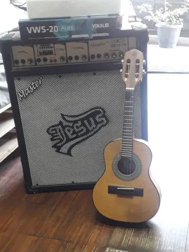 Pra sai hj Kit cavaquinho,amplificador e microfone sem fio