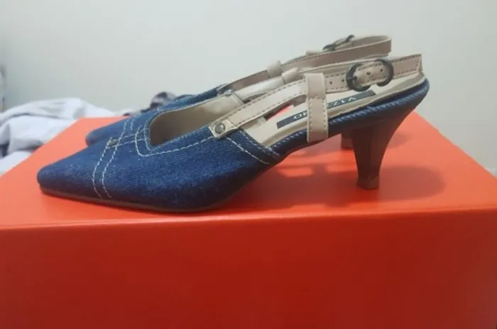 Calçado feminino em jeans.  Lindo!!!