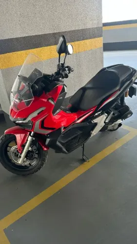 Honda ADV 150 abs com apenas 6.000 km