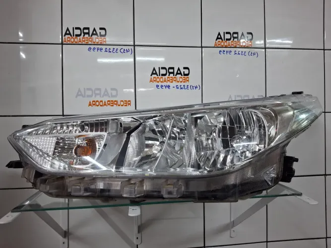 Farol Toyota Yaris original 2018/2021 LE