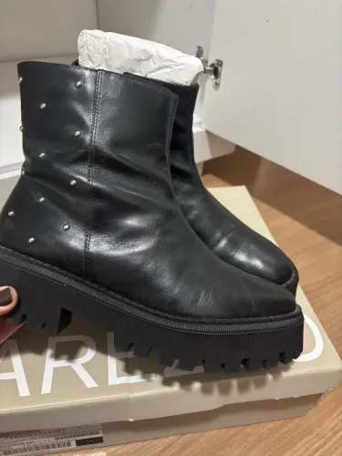 Bota cano curto Arezzo preta com taxas 38 