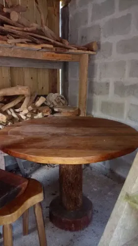 Mesa de Madeira Maciça