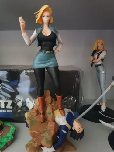 Action figure Android 18. Dragon ball