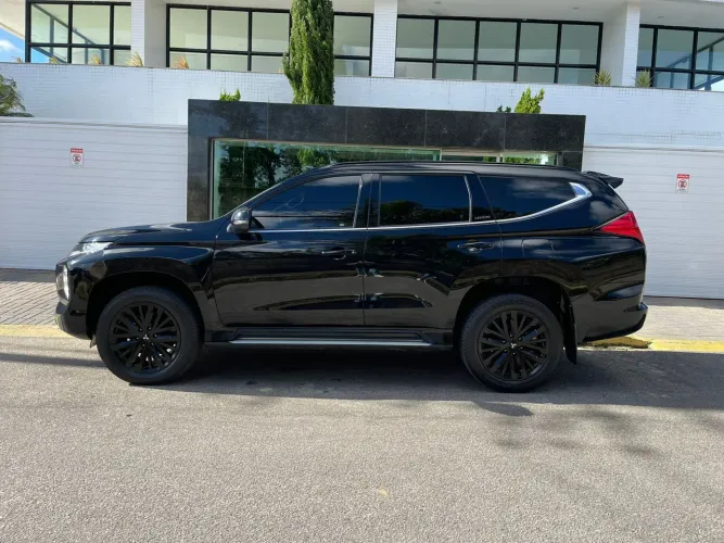 Mitsubishi Pajero Sport LE Black 2.4 4x4 Diesel Automático