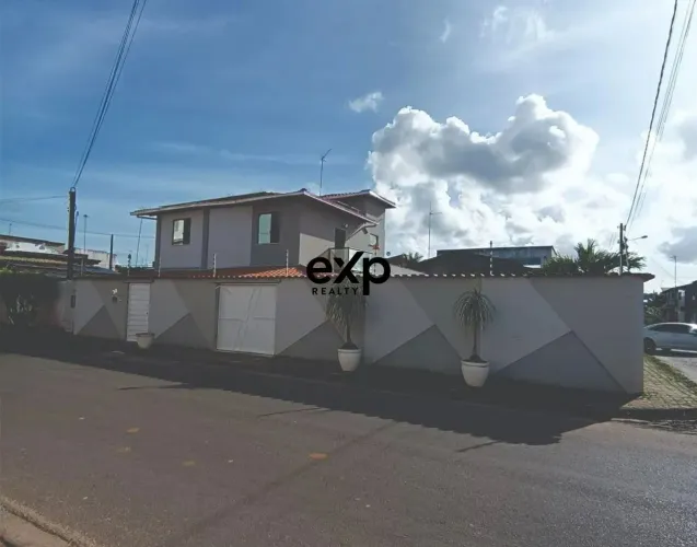 Casa à venda Valença Bahia - com piscina - energia solar
