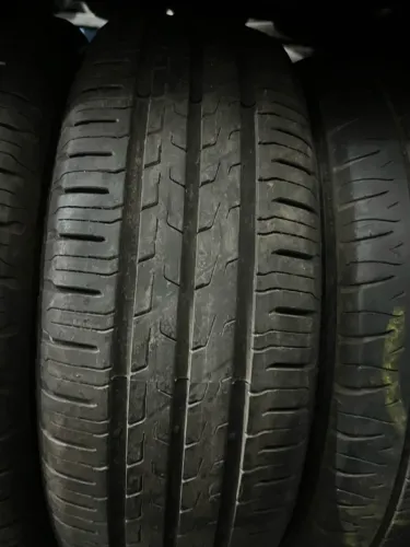 Pneu 185/60/15 Continental  84% vida