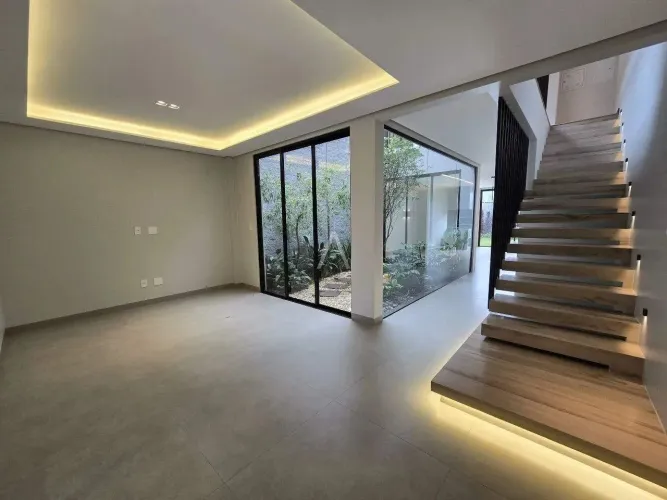 Sobrado 3 quartos à venda no Bairro JARDIM GISELA em TOLEDO por R$ 1.250.000,00